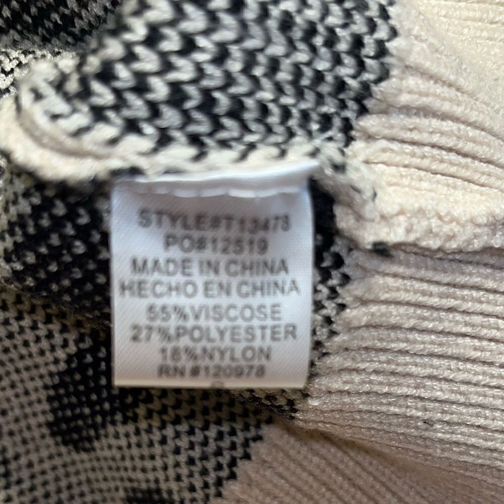 Entro Pullover Sweater - Picture 3 of 5